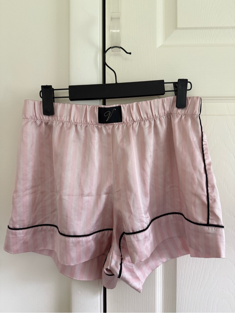 Victoria’s Secret Pink Satin Striped Boxer Sleep Shorts Black Piping Small